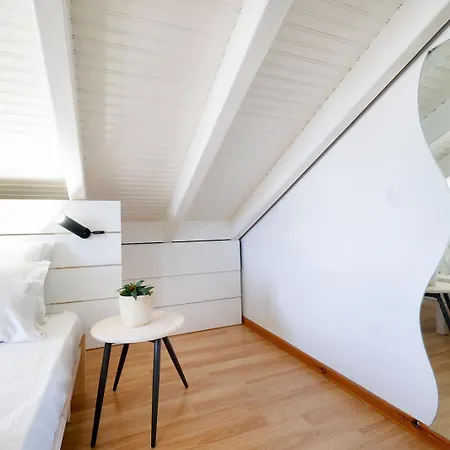 Loft Apartment *